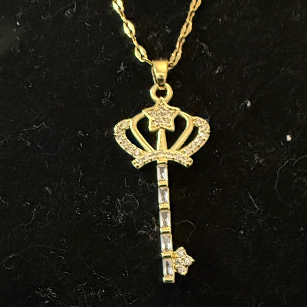 Gold Key and Crown Pendant Necklace - Gold